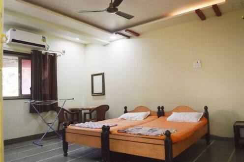Hotel Top In Town, Dapoli 3